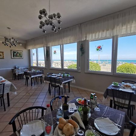 Hotel Vistamare Viserba Rimini Buitenkant foto