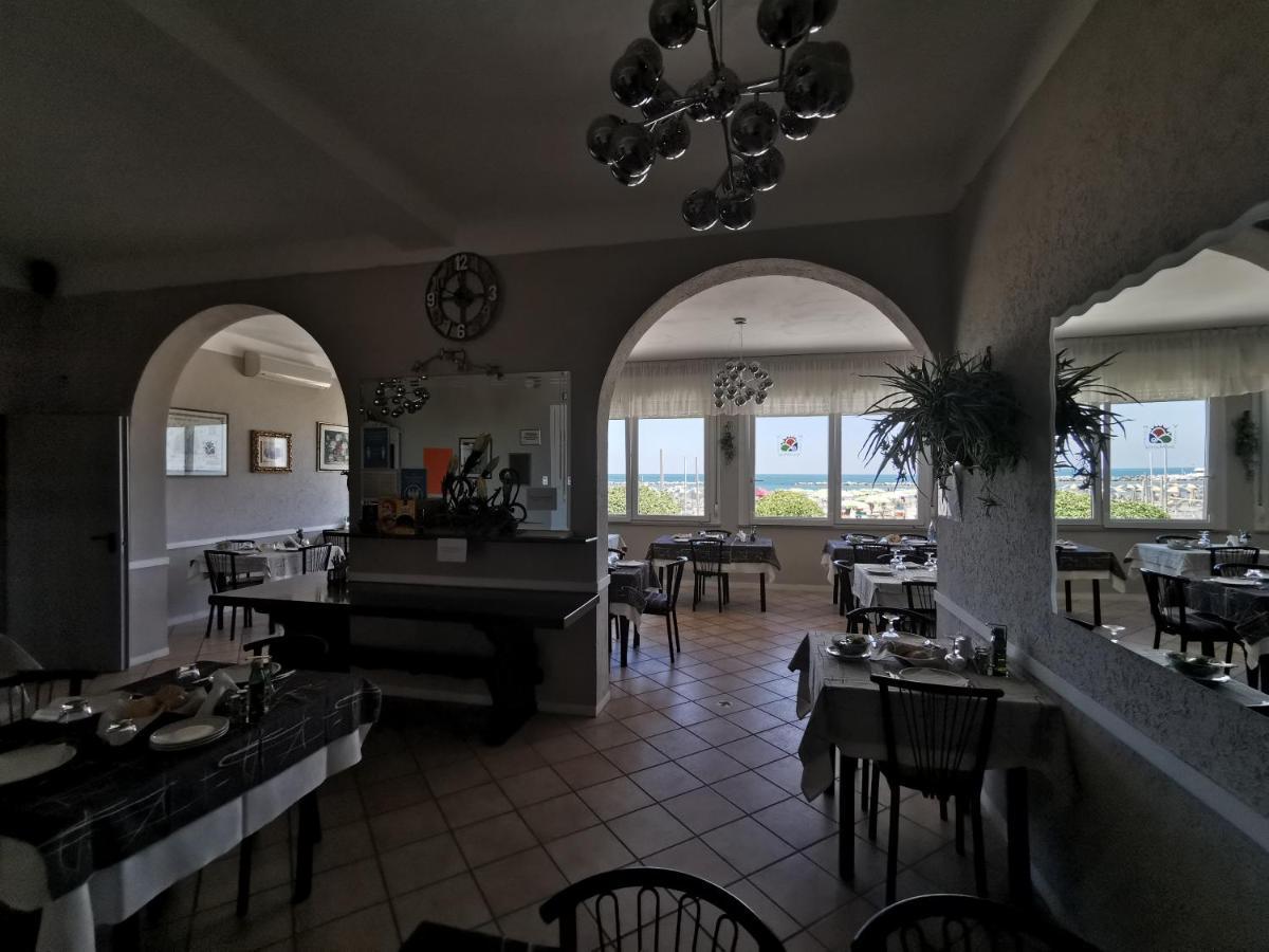 Hotel Vistamare Viserba Rimini Buitenkant foto