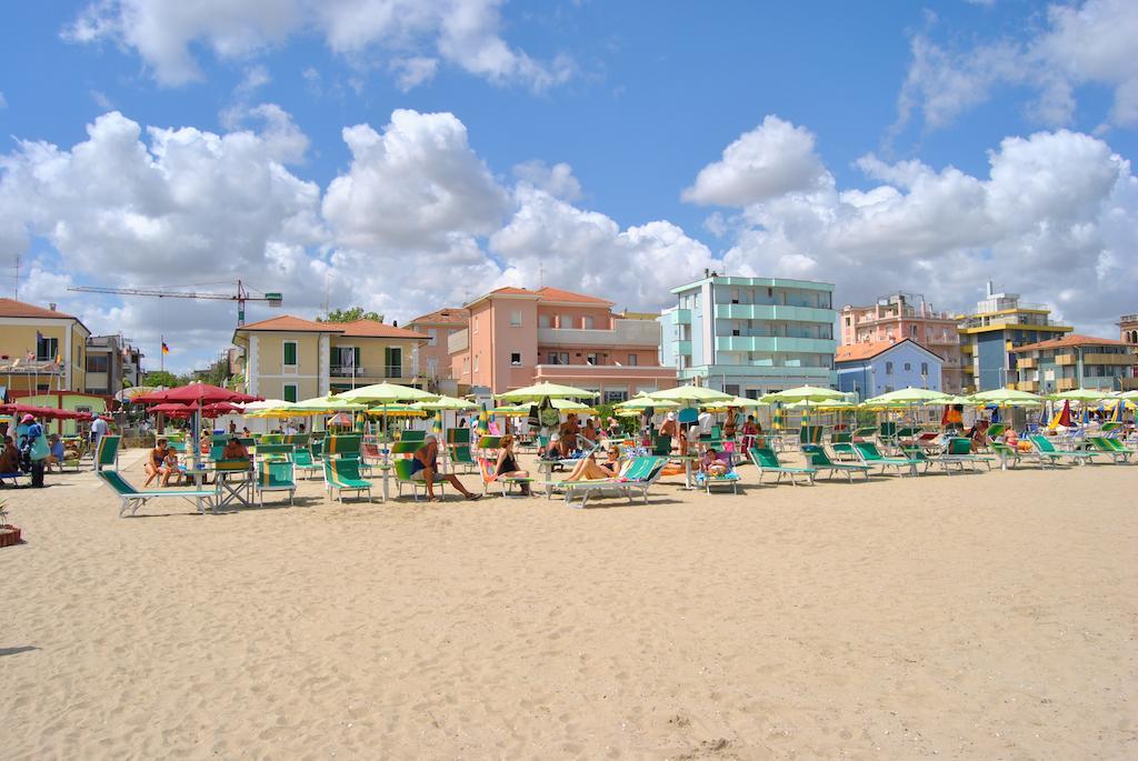 Hotel Vistamare Viserba Rimini Buitenkant foto