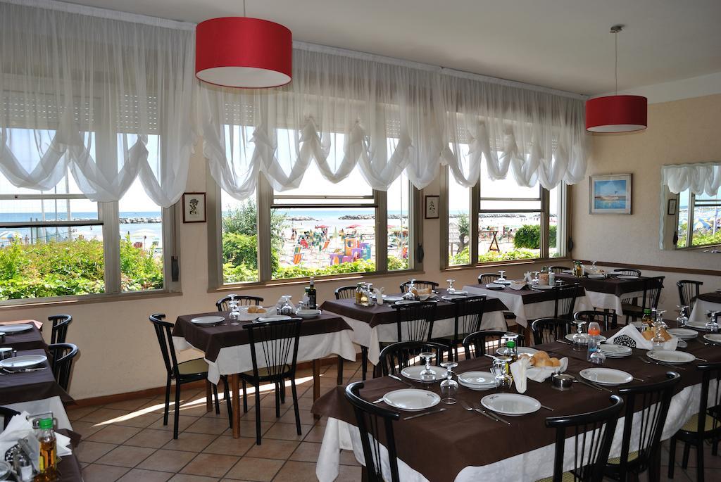 Hotel Vistamare Viserba Rimini Buitenkant foto